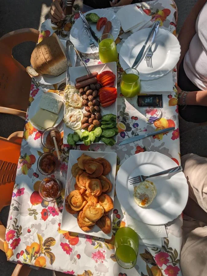 Era e Liqenit dining